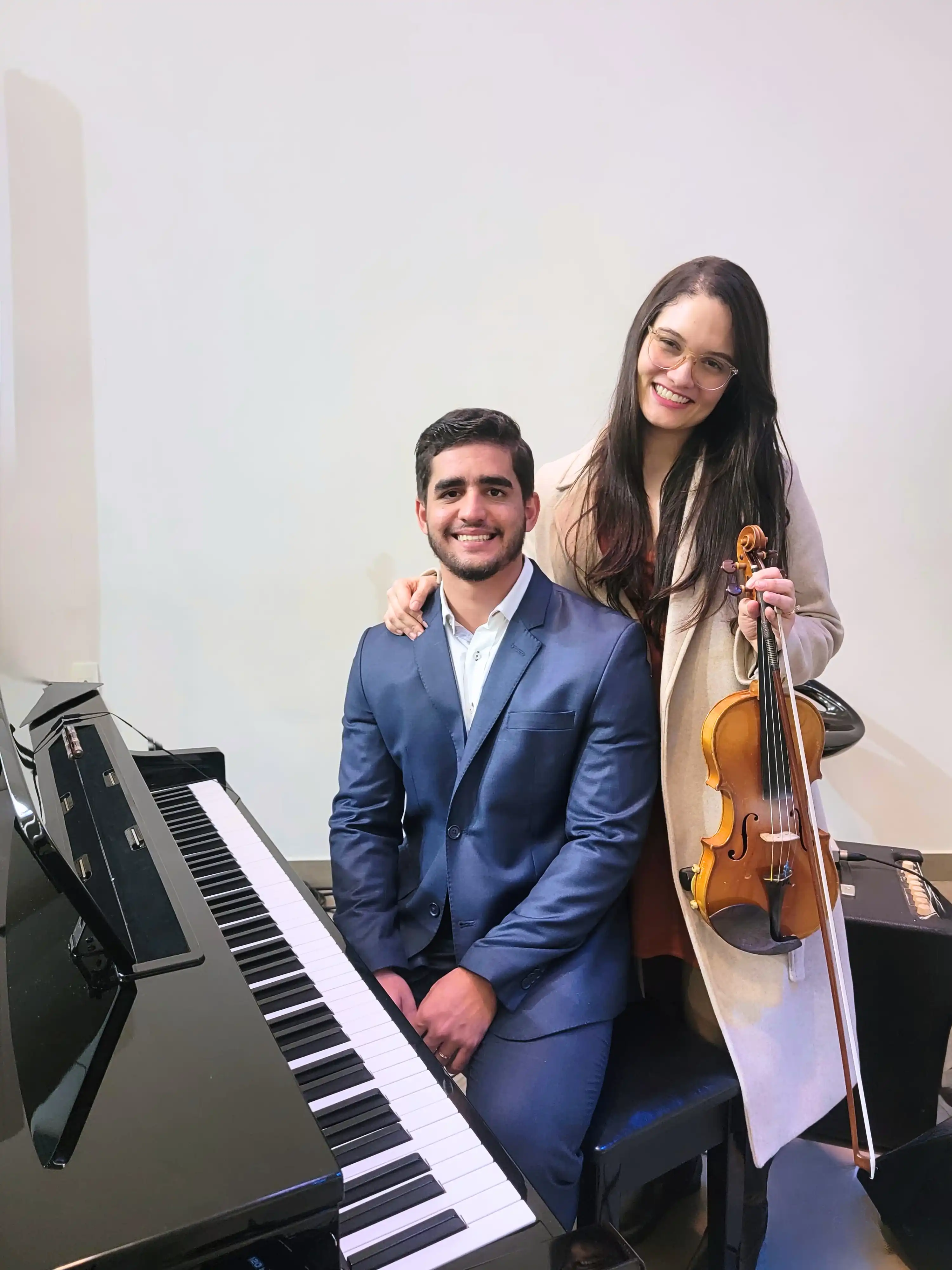 Stephanny (violinista) e Klinger (pianista)